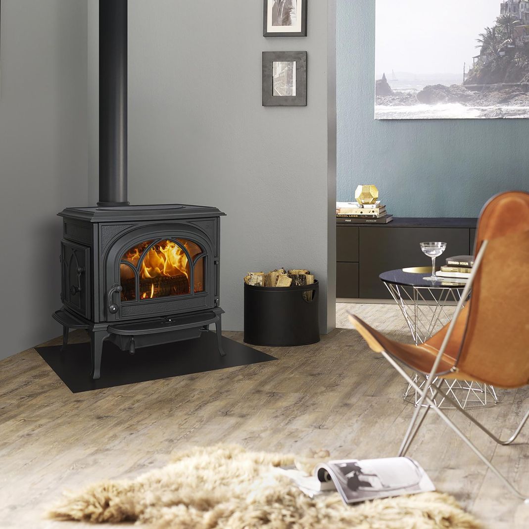 TRADITIONAL WOOD STOVES